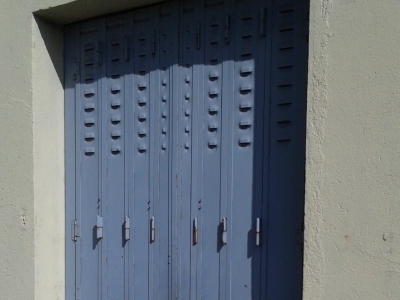 Connaître les accessoires des persiennes